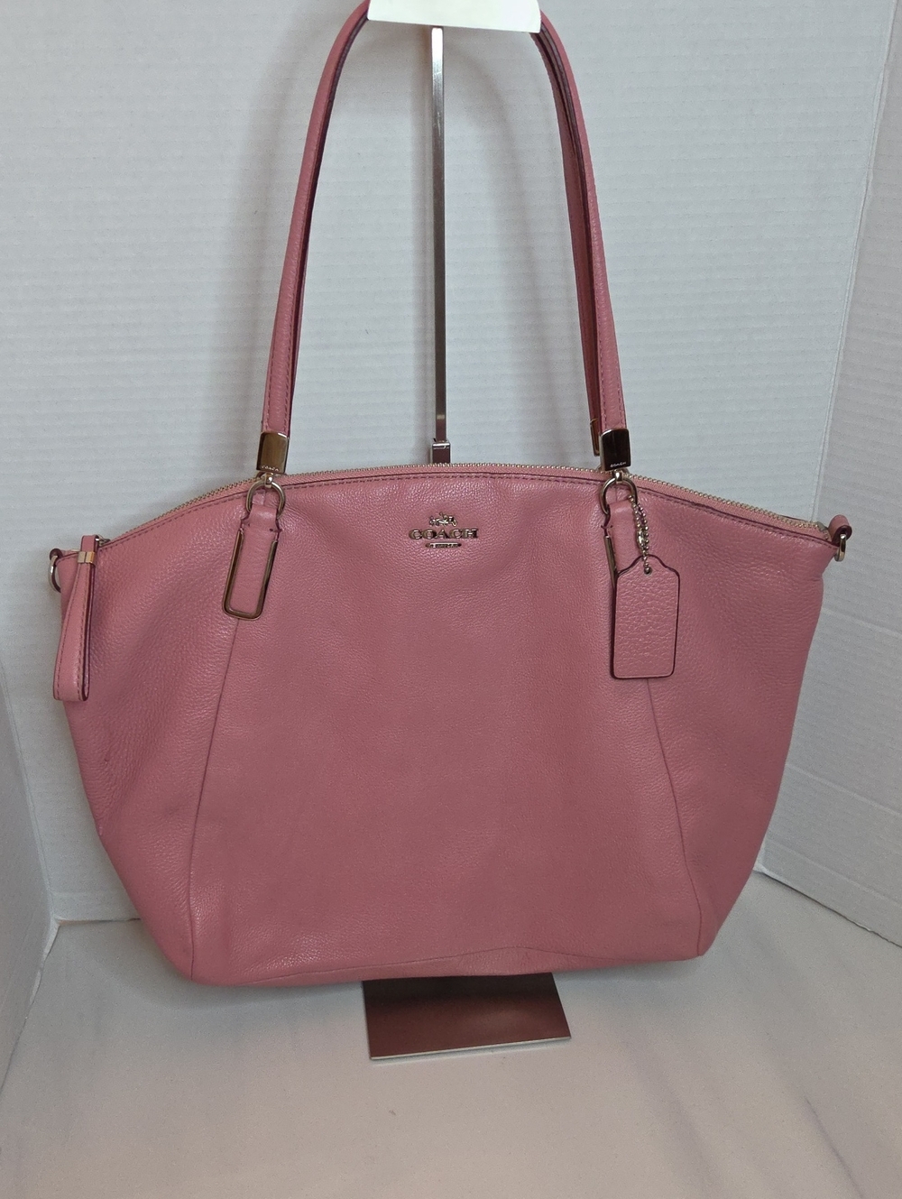 Coach Kelsey Satchel In Pink Leather - Style F34494
